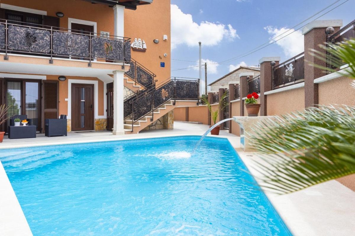 Villa Vita In Porec - Haus Fuer 6-8 Personen Kaštelir Exterior foto