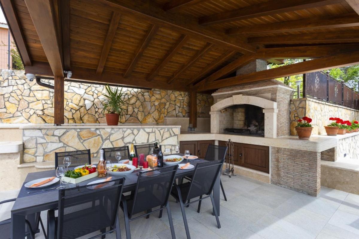 Villa Vita In Porec - Haus Fuer 6-8 Personen Kaštelir Exterior foto