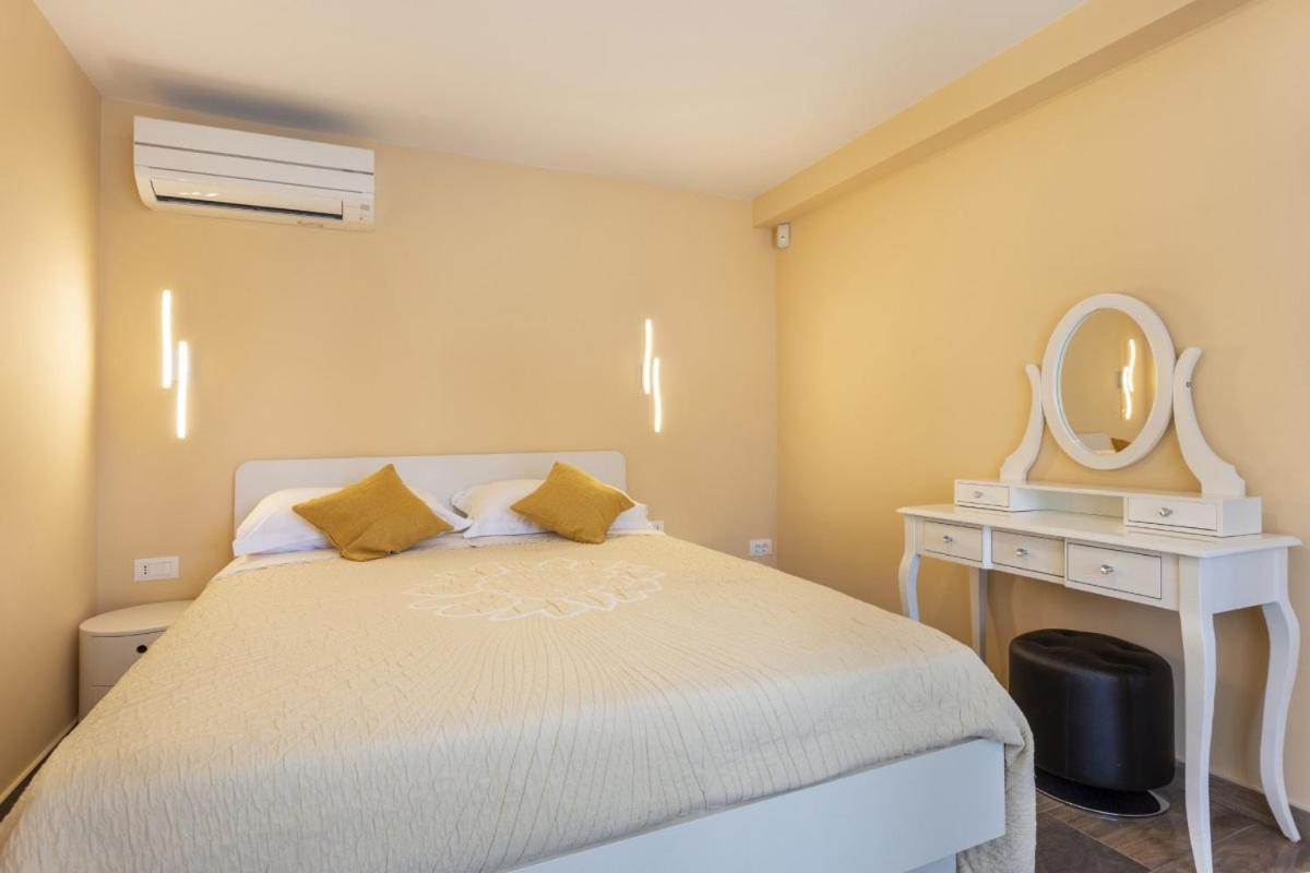 Villa Vita In Porec - Haus Fuer 6-8 Personen Kaštelir Exterior foto