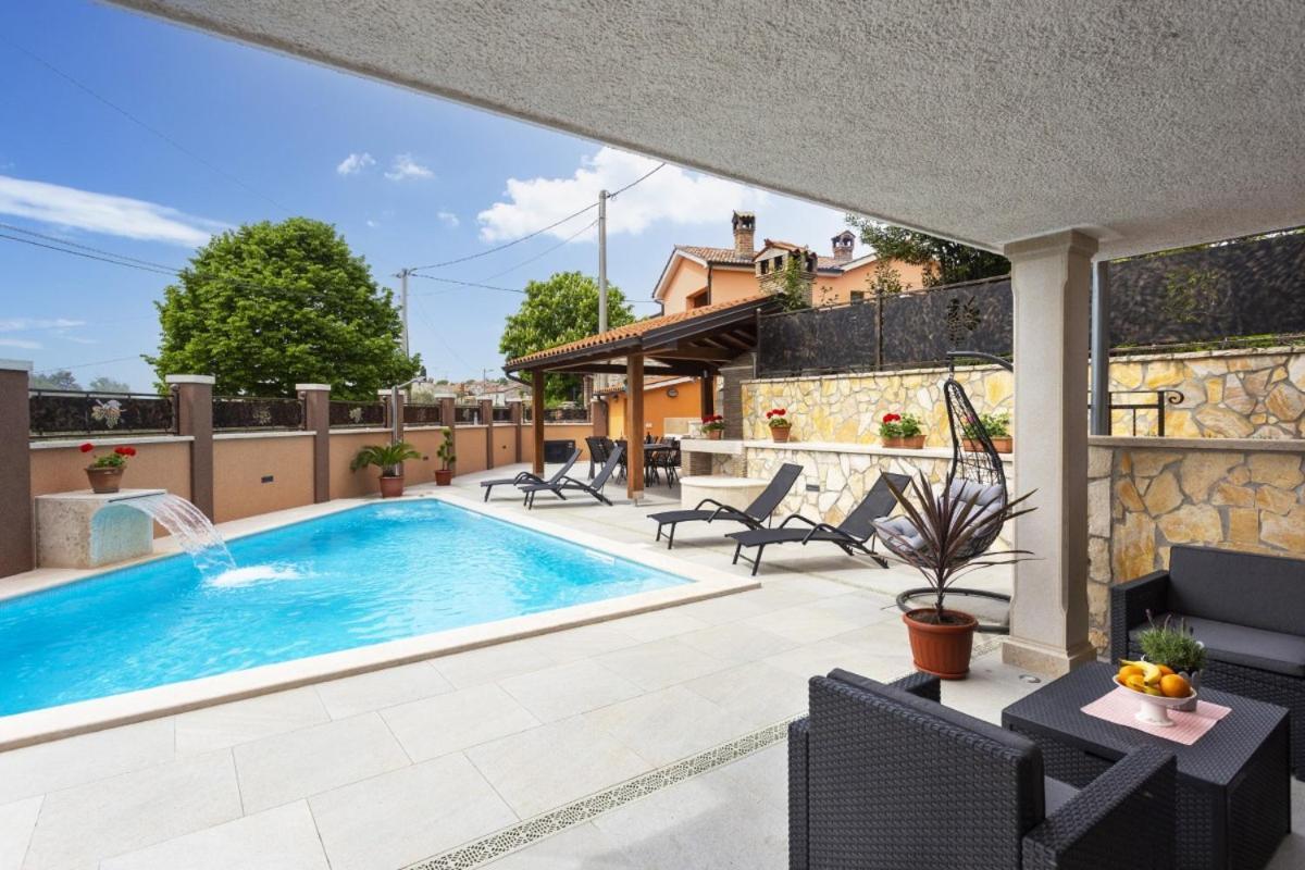 Villa Vita In Porec - Haus Fuer 6-8 Personen Kaštelir Exterior foto