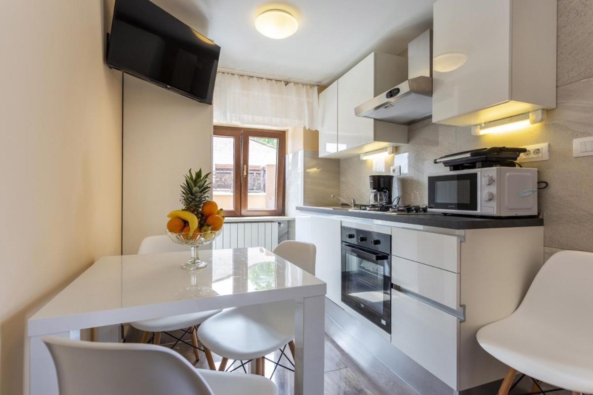 Villa Vita In Porec - Haus Fuer 6-8 Personen Kaštelir Exterior foto