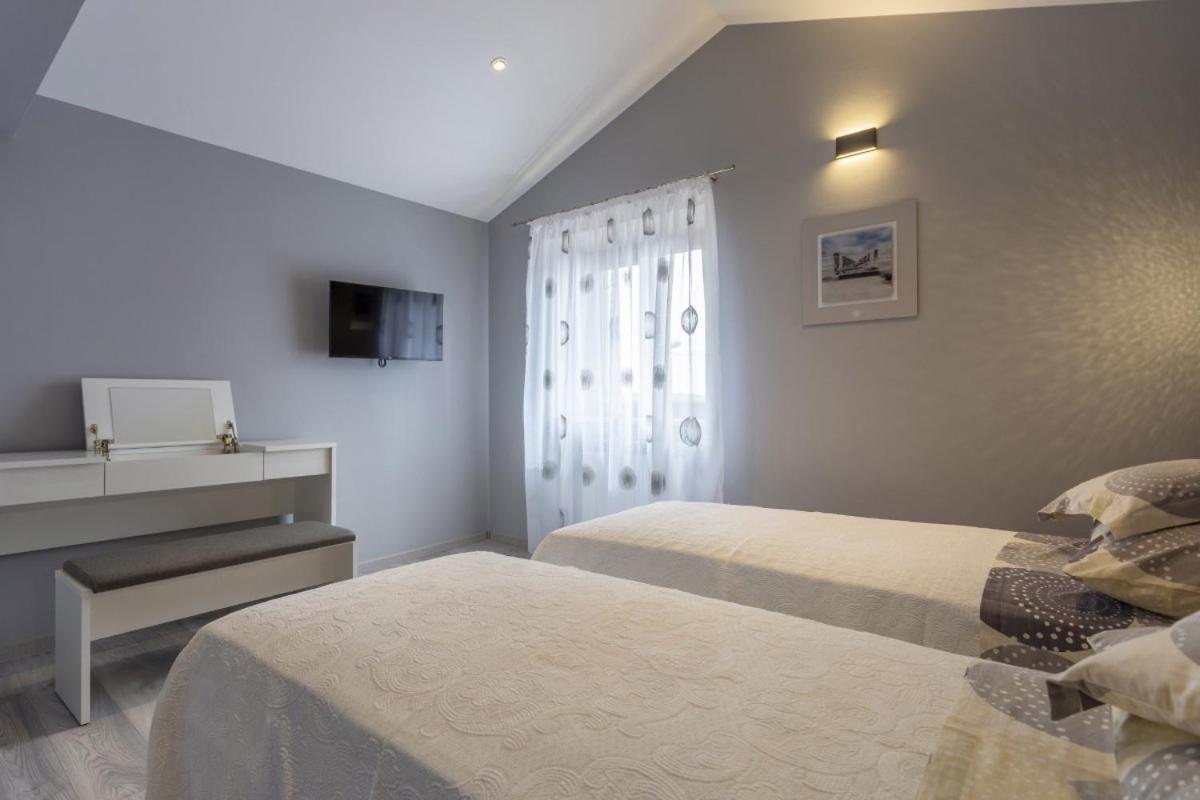 Villa Vita In Porec - Haus Fuer 6-8 Personen Kaštelir Exterior foto
